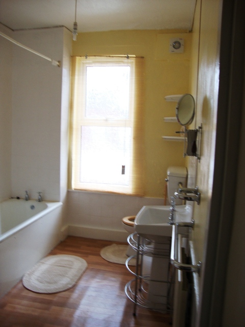 Woodside Avenue Image